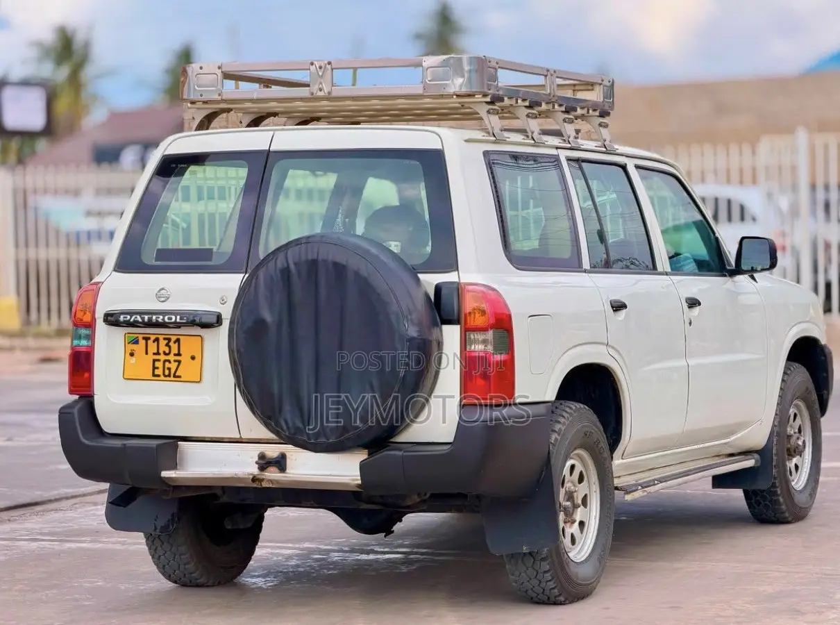 Nissan Patrol 2007 White