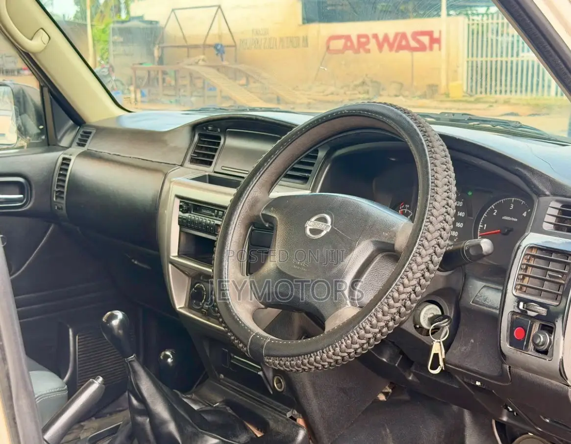 Nissan Patrol 2007 White
