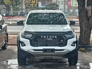 Toyota Land Cruiser 2023 White
