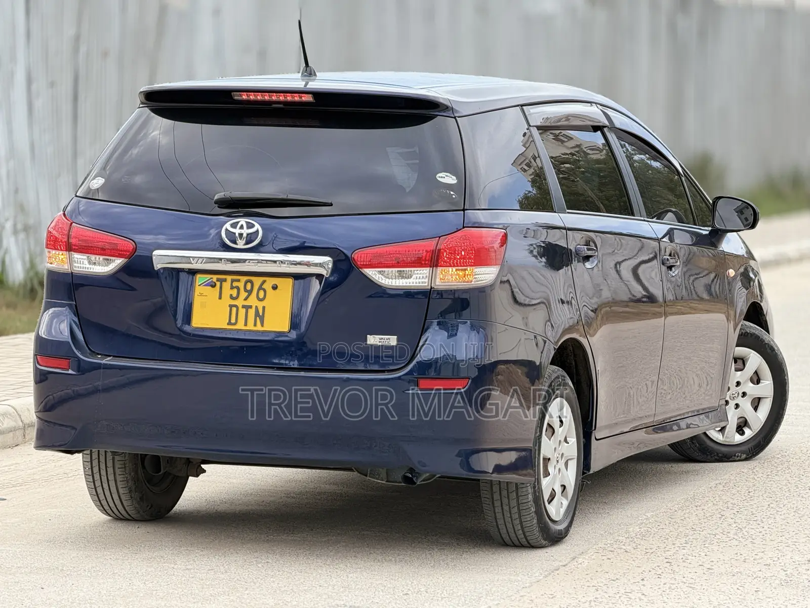 Toyota Wish 2010 Blue