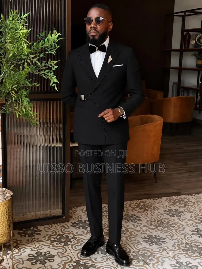 Black Suit Style