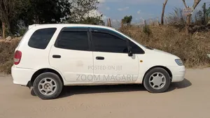 Toyota Corolla Spacio 2000 White