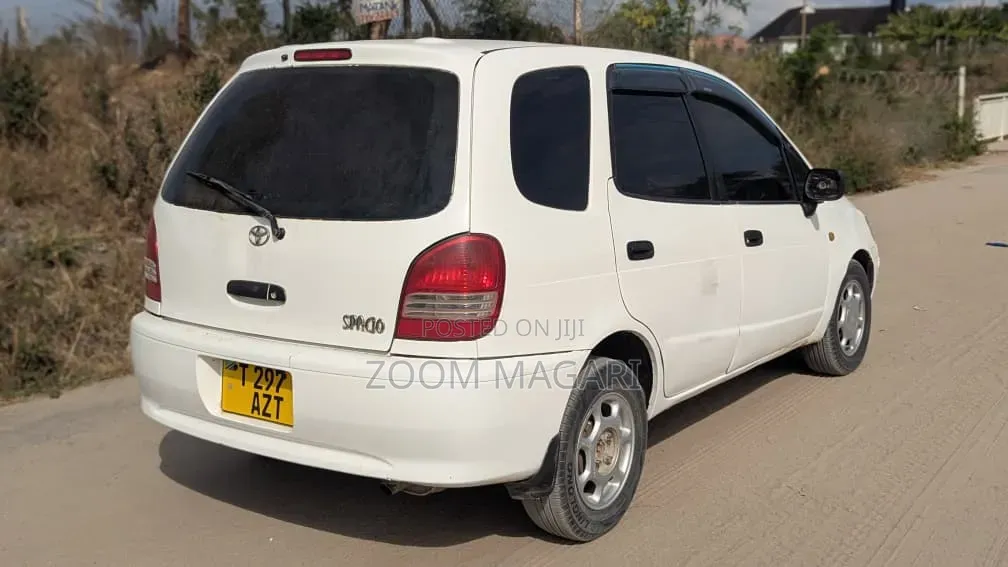 Toyota Corolla Spacio 2000 White