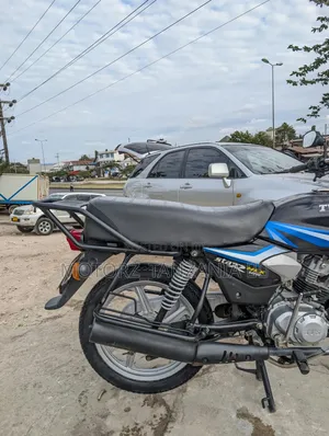 TVS HLX 125 2026 Black