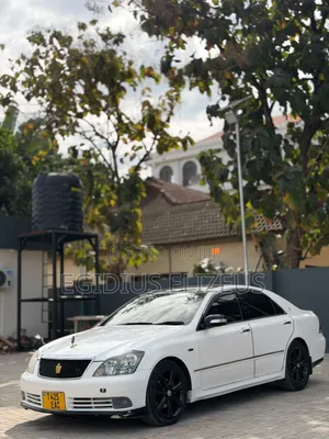 Toyota Crown Royale 2005 White