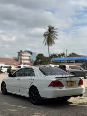 Toyota Crown Royale 2005 White