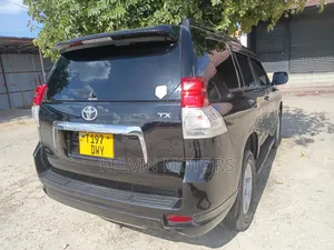 Toyota Land Cruiser Prado 2010 Black