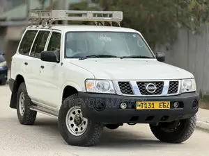 Nissan Patrol 2007 White