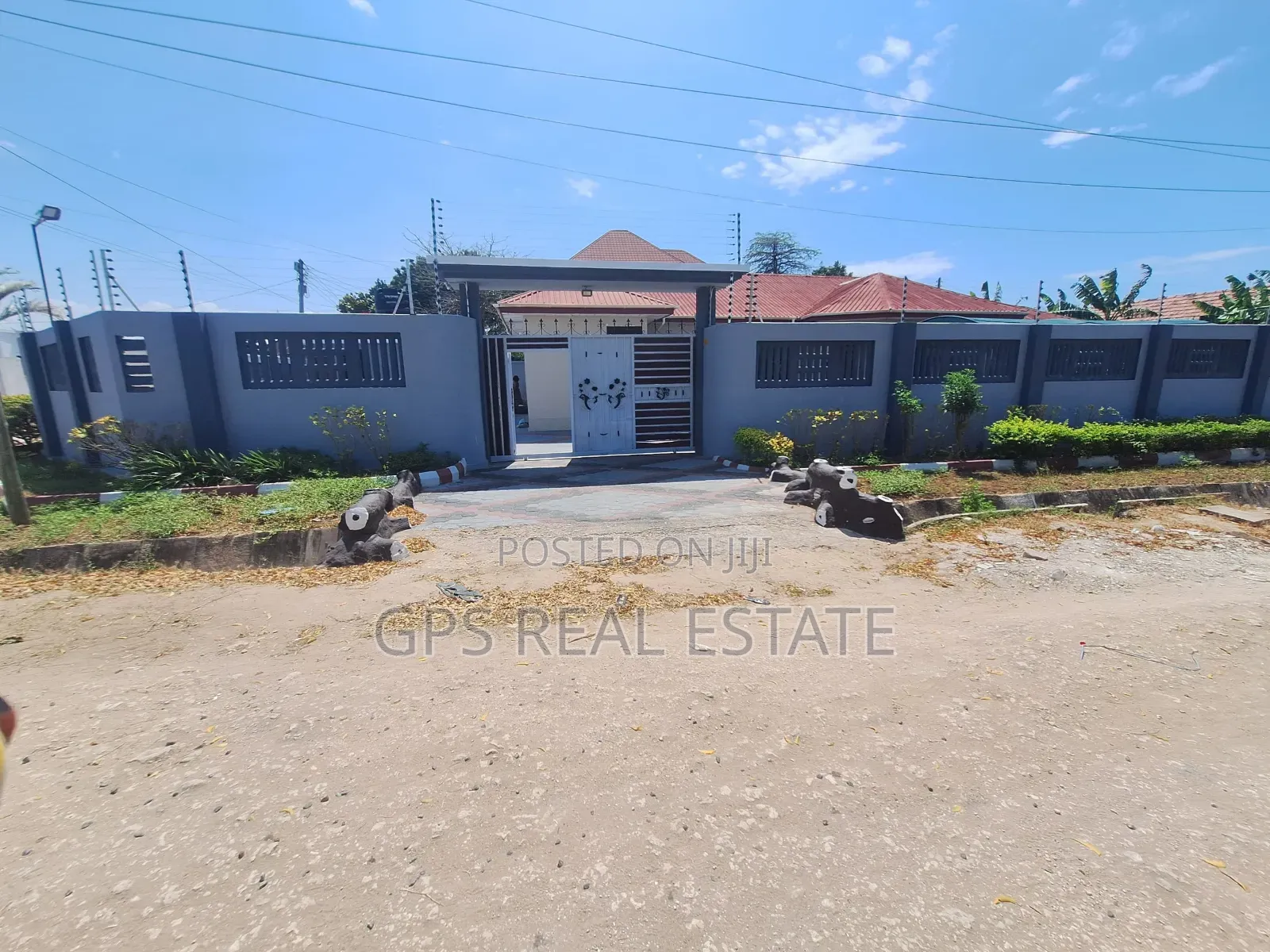 3bdrm House in Mbweni Maindi, Kinondoni for sale