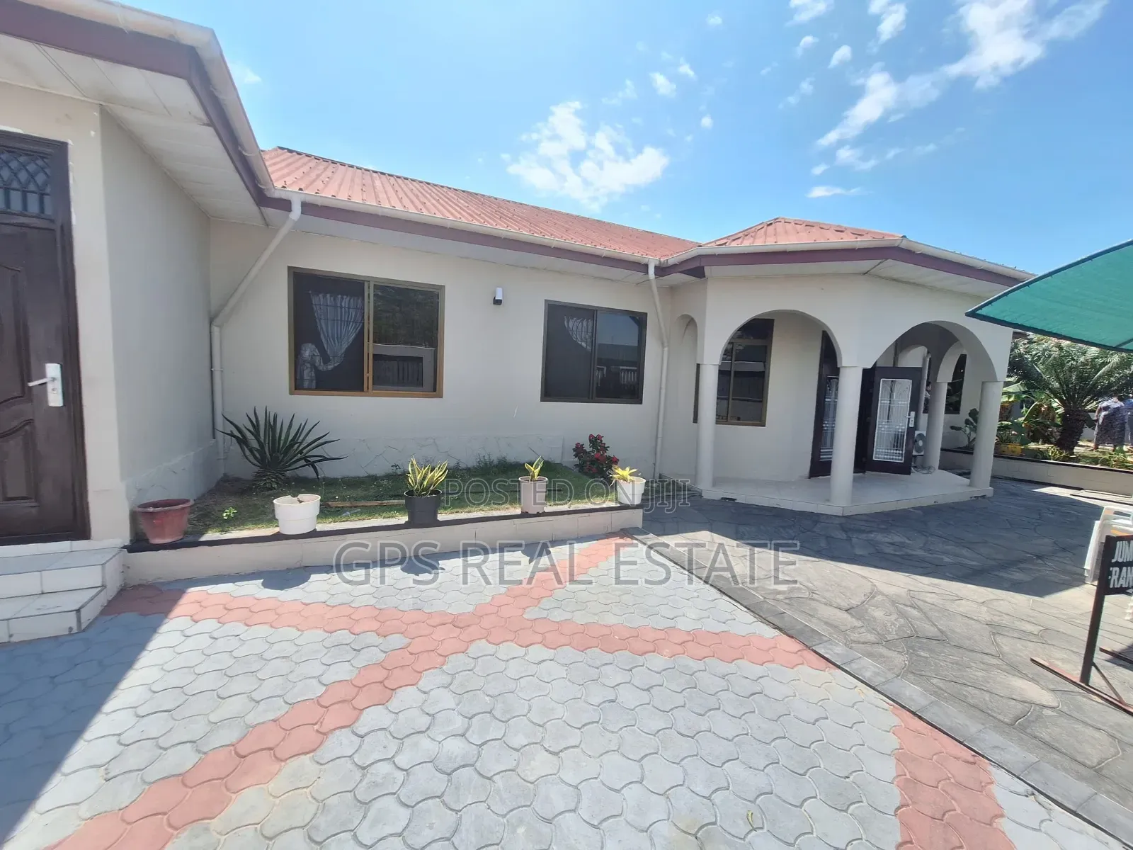 3bdrm House in Mbweni Maindi, Kinondoni for sale