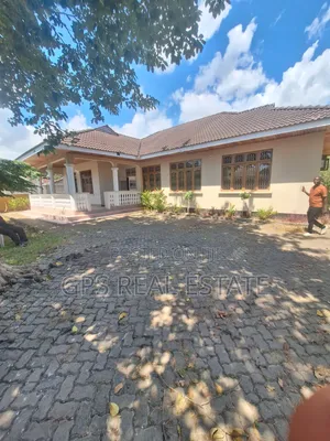 5bdrm House in Mbezi Beach, Kinondoni for sale