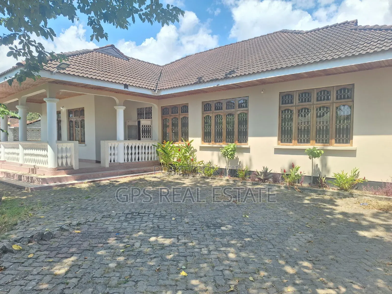 5bdrm House in Mbezi Beach, Kinondoni for sale