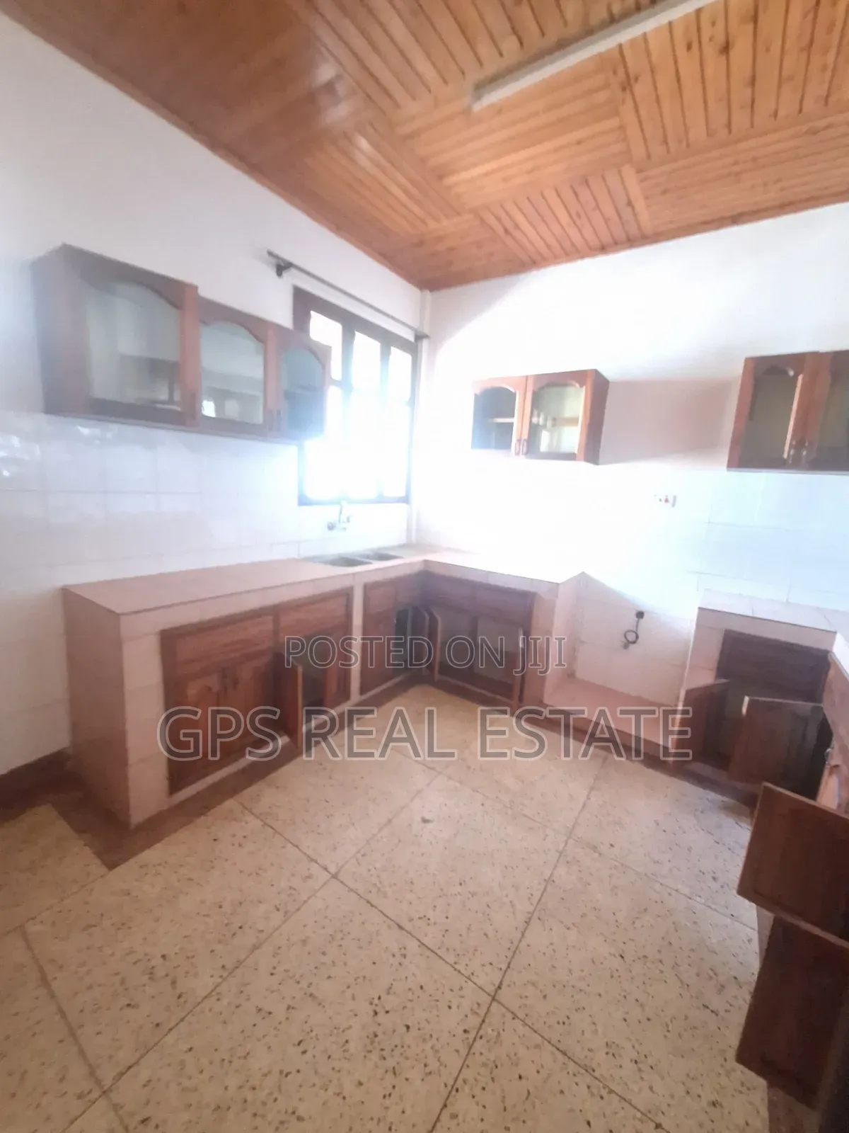 5bdrm House in Mbezi Beach, Kinondoni for sale