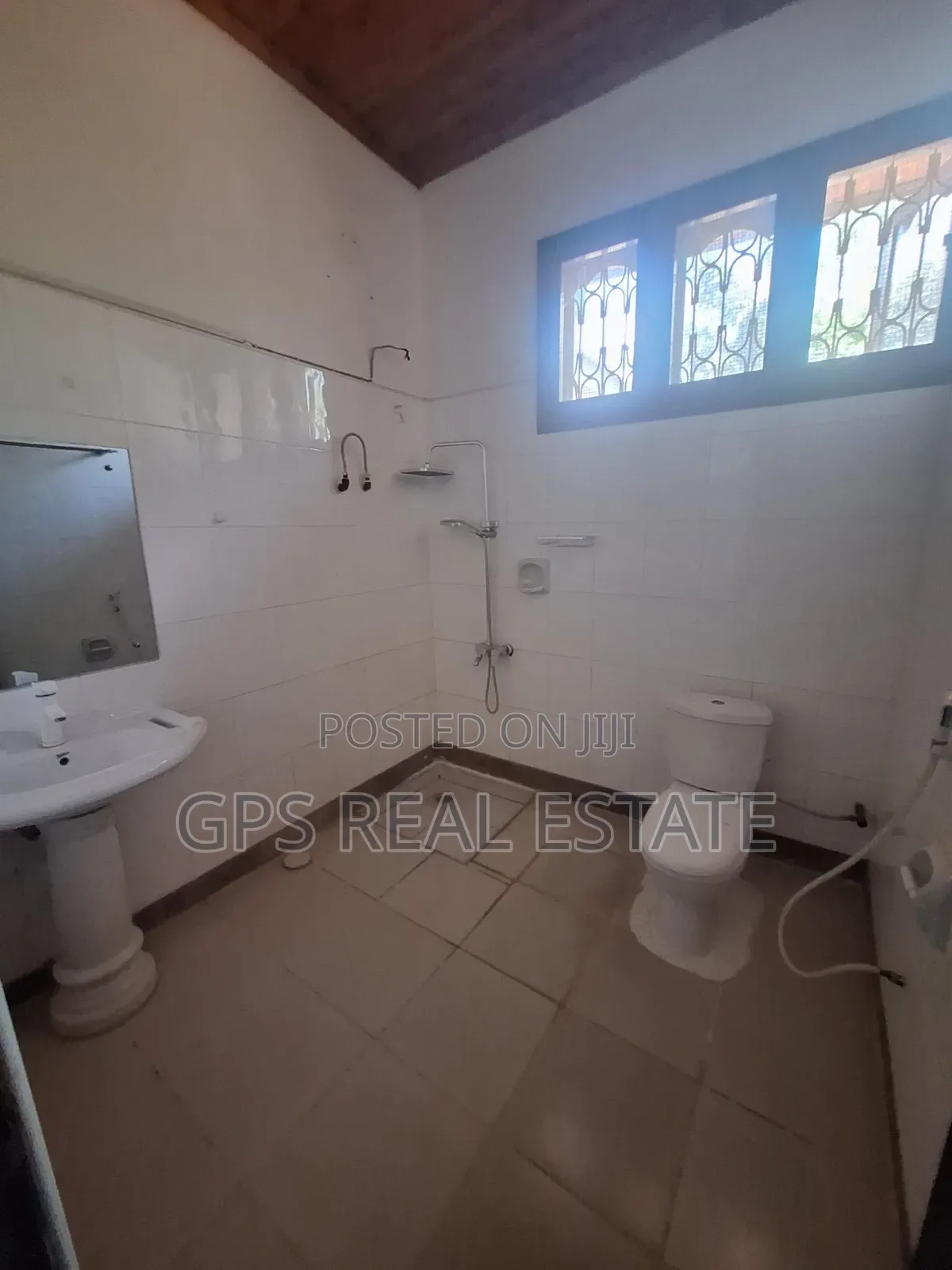 5bdrm House in Mbezi Beach, Kinondoni for sale