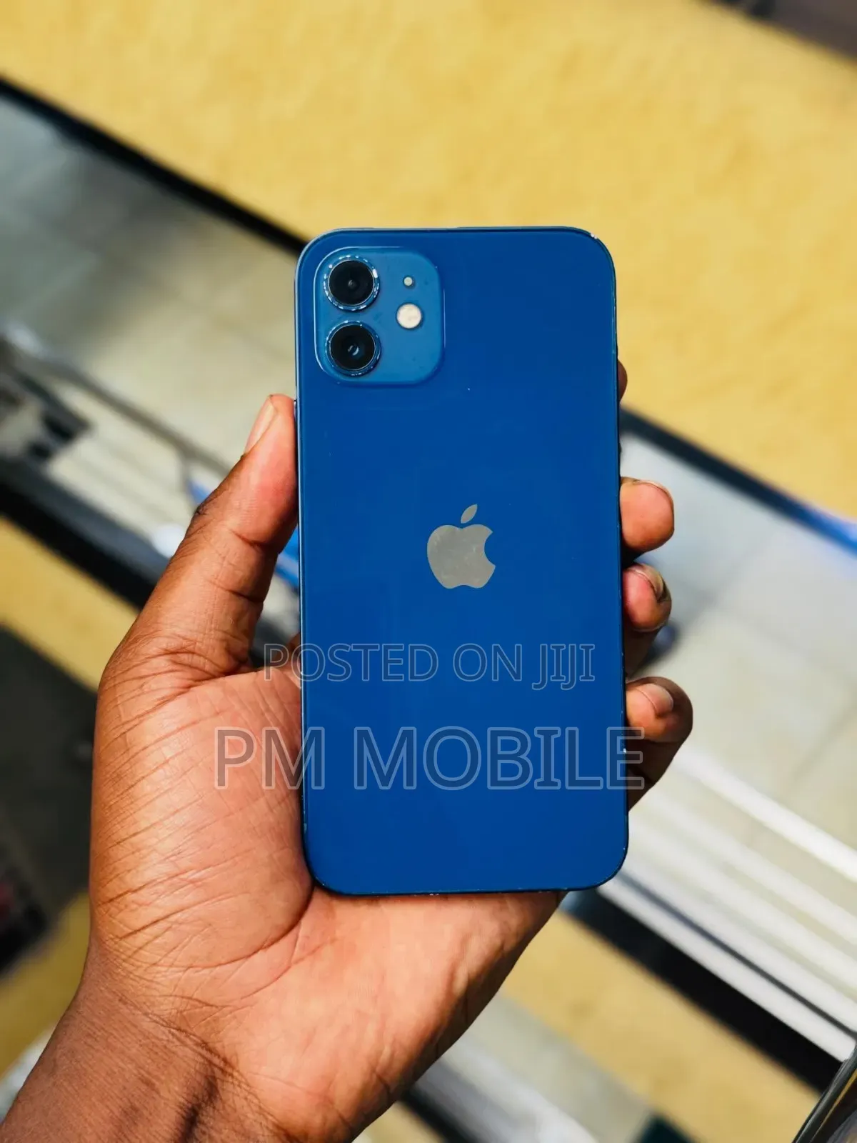 Apple iPhone 12 64 GB