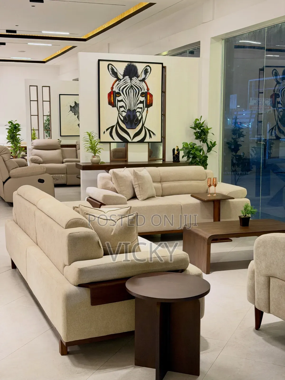 SOFA YA 1.8M Ni Nzuri Sana Full Fibre Very Classc