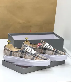 3 Colours Vans Shoes Materials and Quality Very Classic