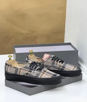 3 Colours Vans Shoes Materials and Quality Very Classic