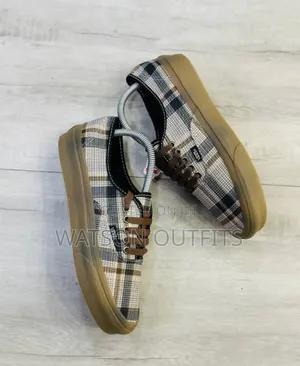 3 Colours Vans Shoes Materials and Quality Very Classic