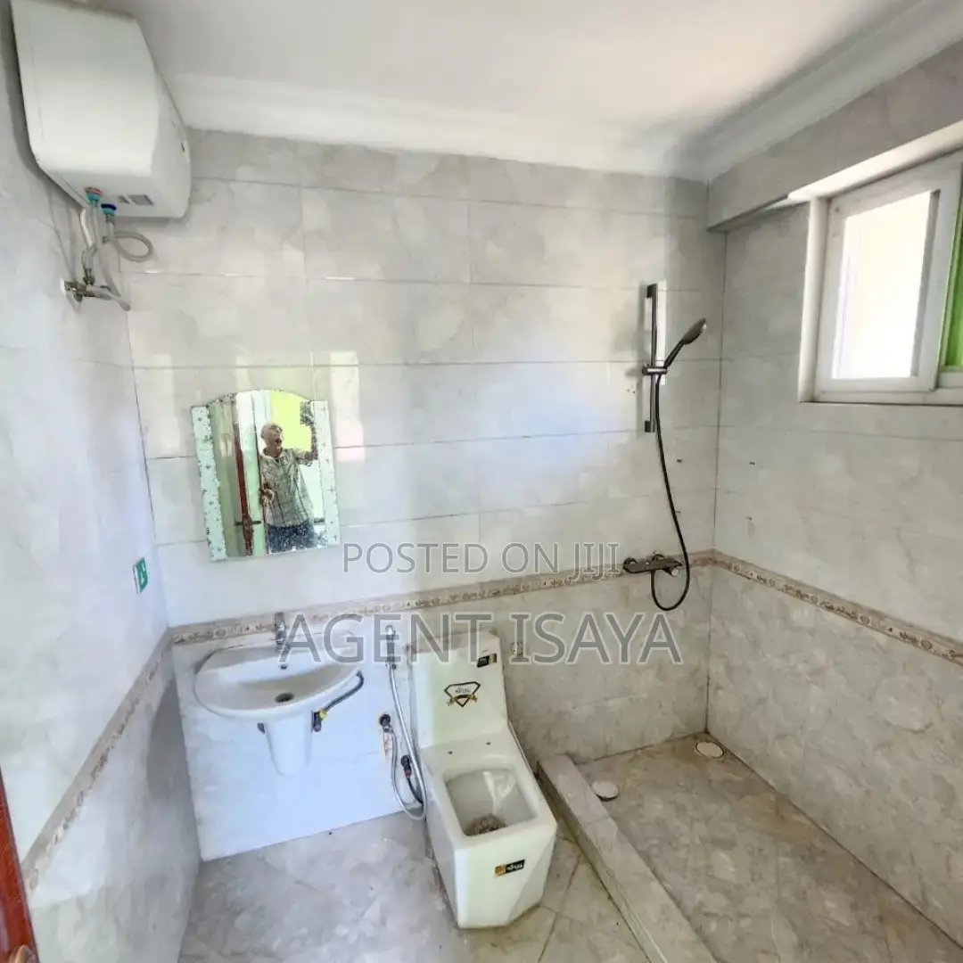 3bdrm Apartment in Ada Estate for rent