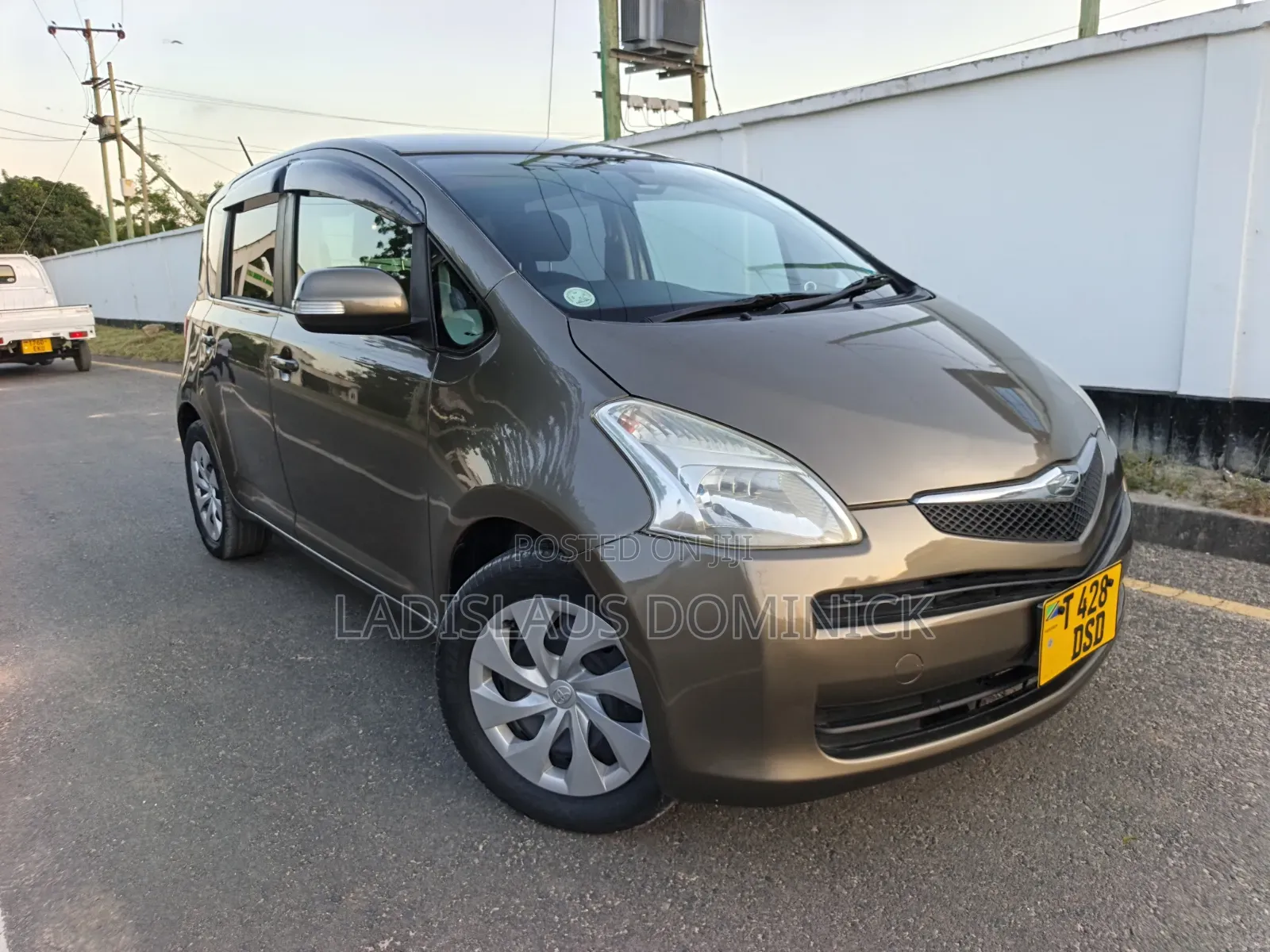 Toyota Ractis 2008 Gray