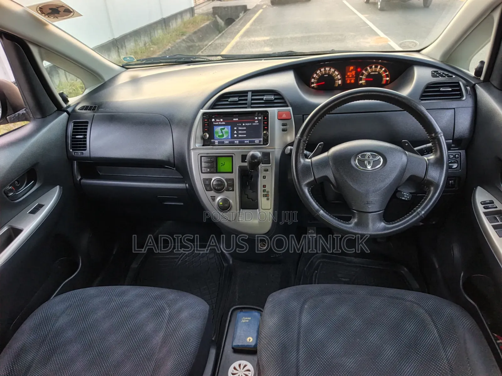 Toyota Ractis 2008 Gray