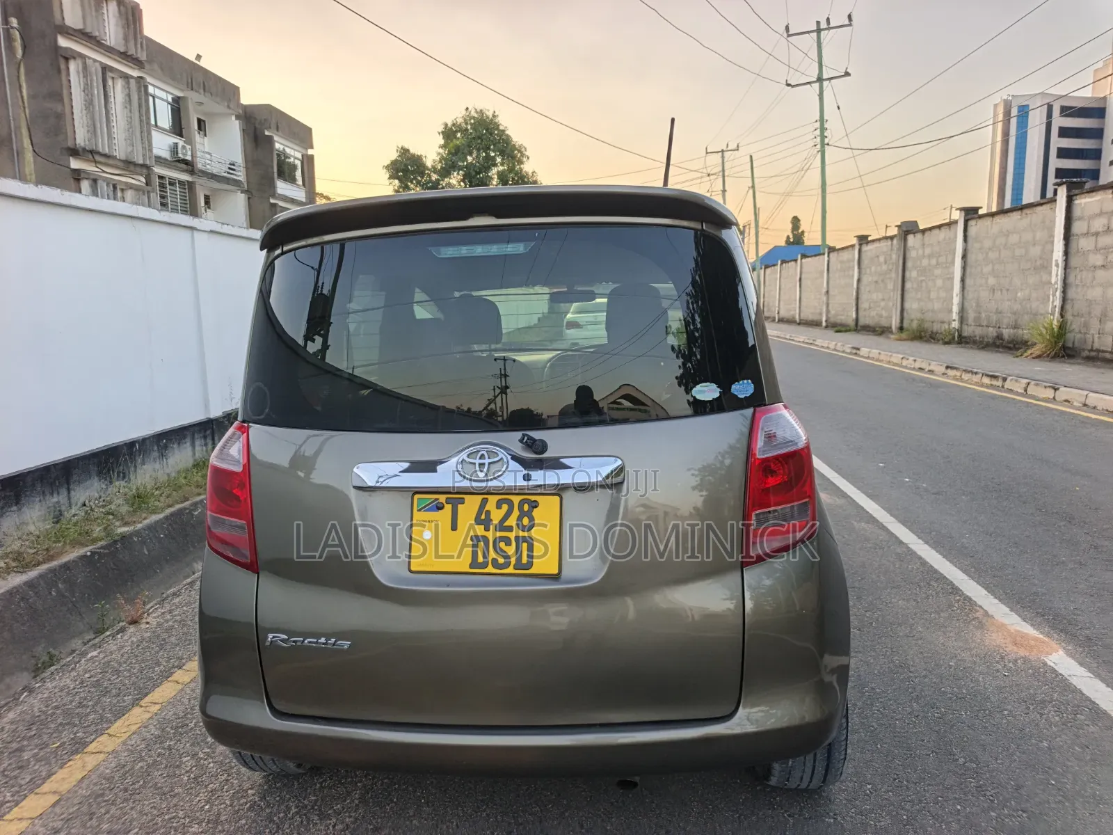 Toyota Ractis 2008 Gray