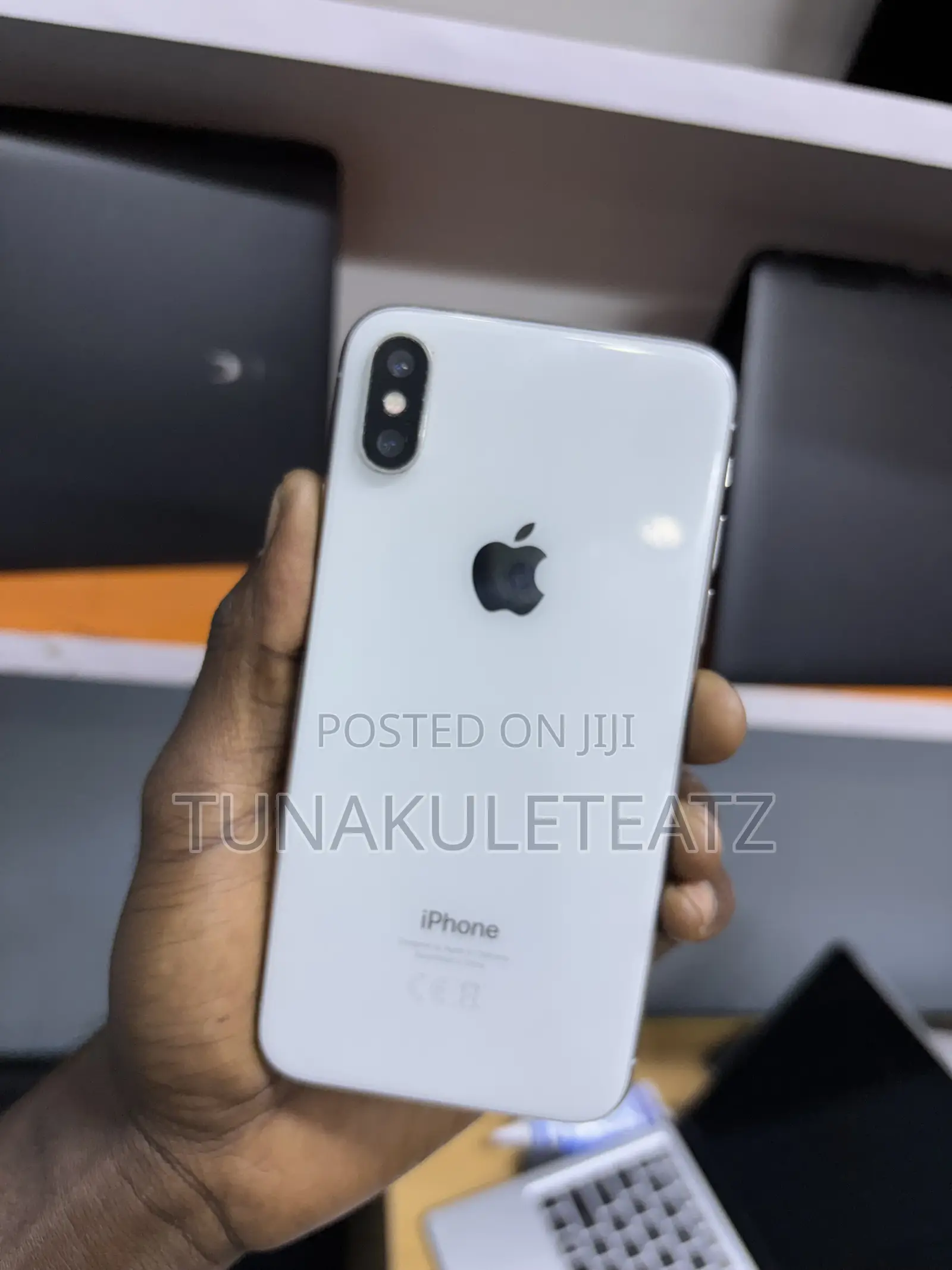Apple iPhone X 64 GB White