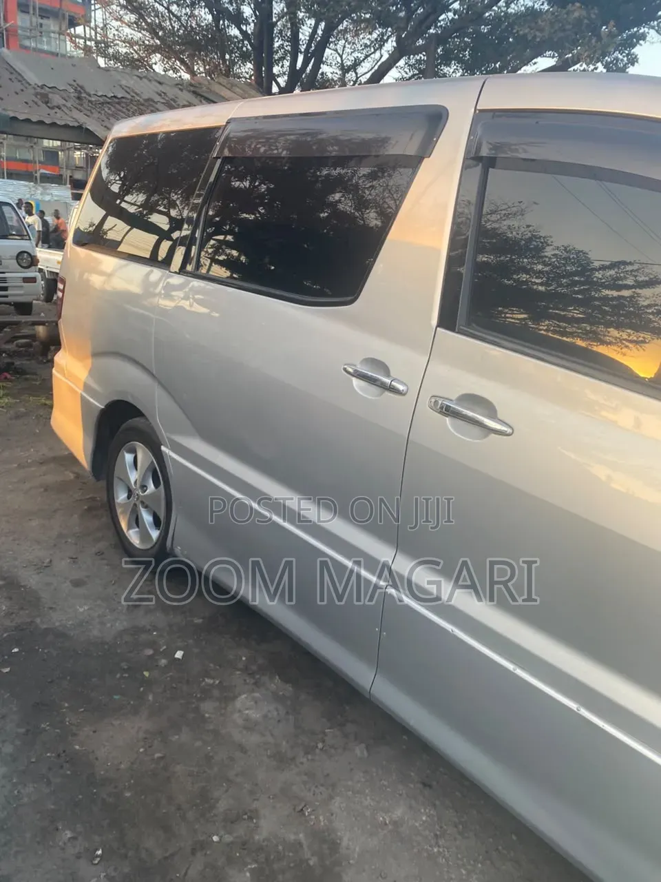 Toyota Alphard 2005 Silver