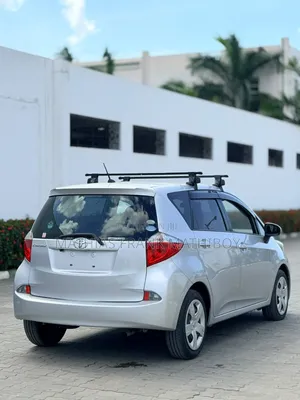 Toyota Ractis 2011 Silver