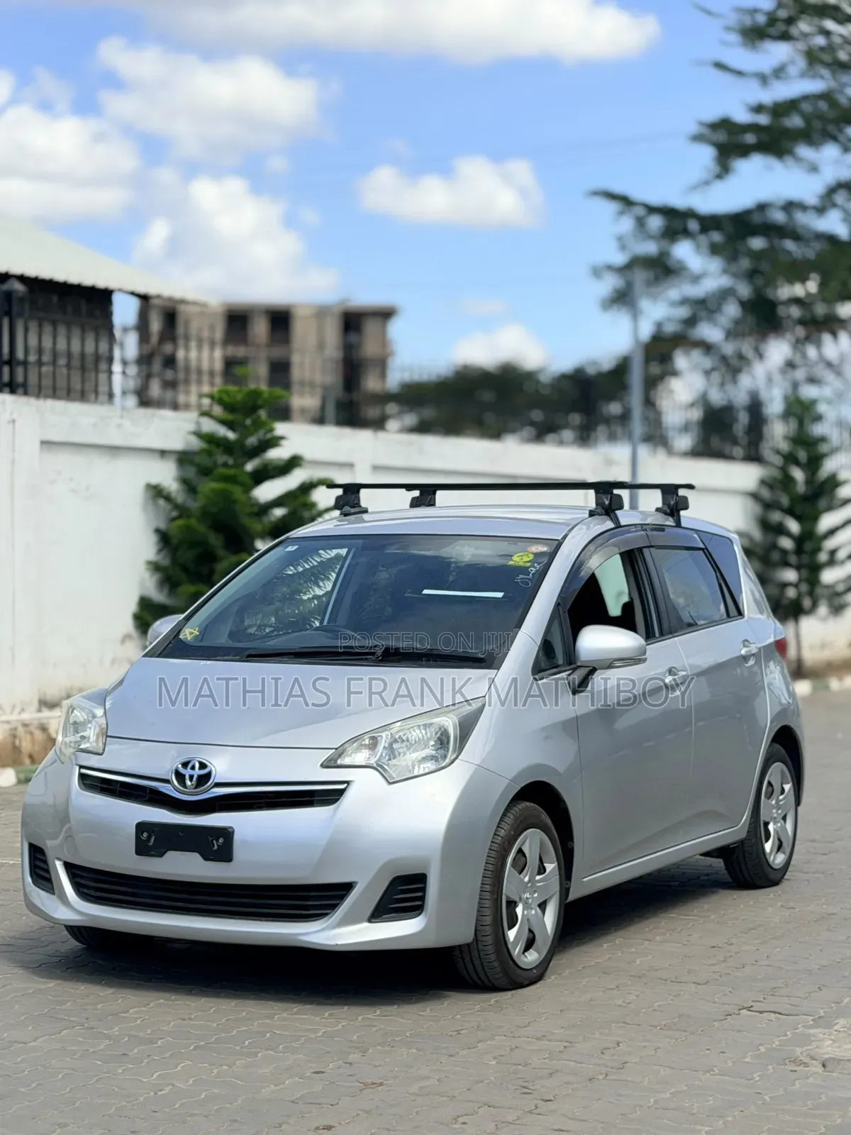 Toyota Ractis 2011 Silver