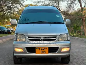 Toyota Noah 2003 Silver