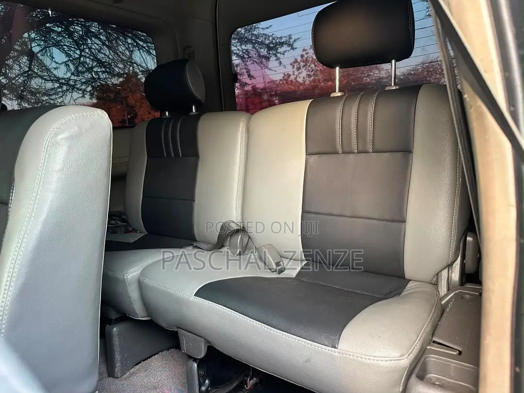 Toyota Noah 2003 Silver