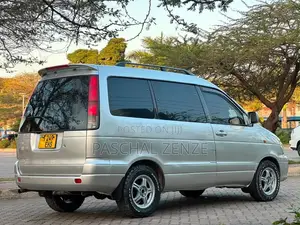 Toyota Noah 2003 Silver