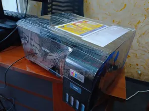 Printer Imenyooka Mwaka Wa Mbele Kabisa