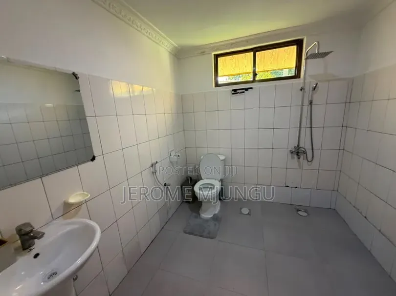 Furnished 2bdrm Apartment in Oyster Bay for rent