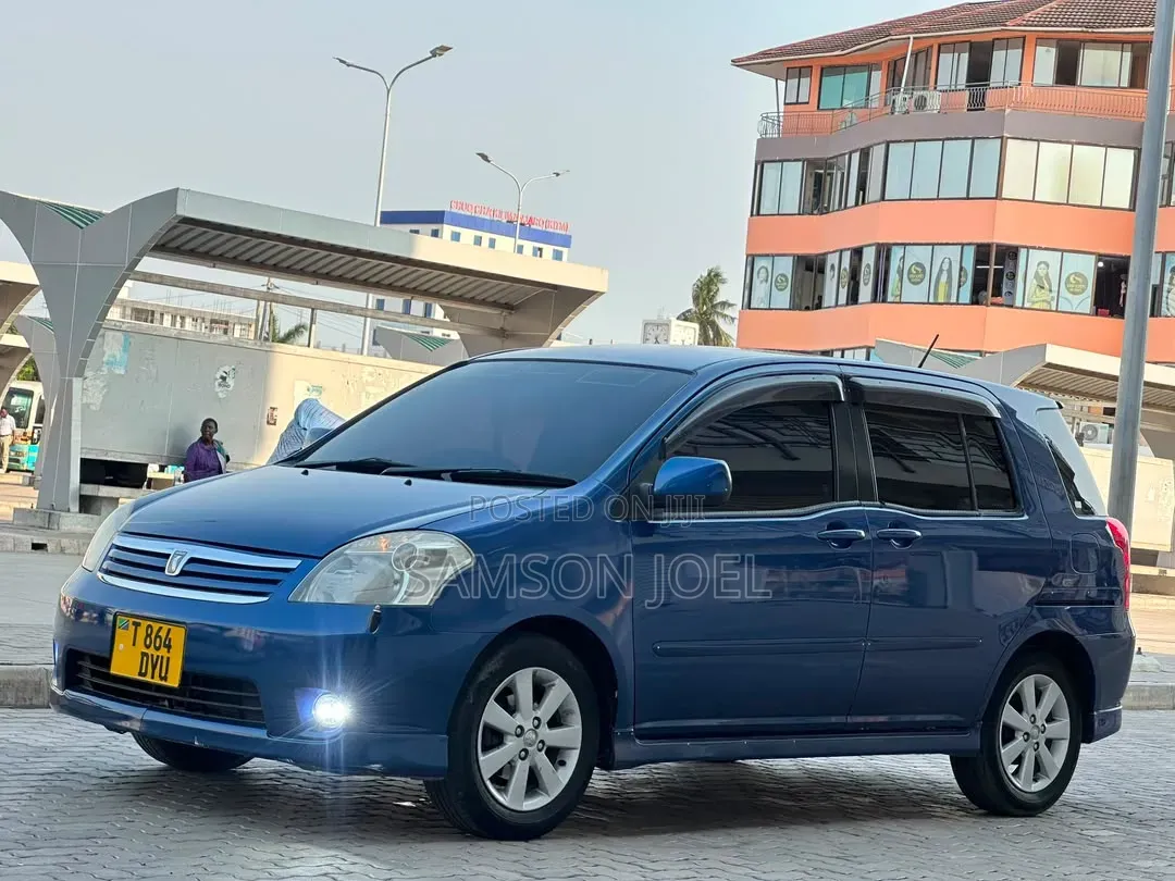 Toyota Raum 2004 Blue