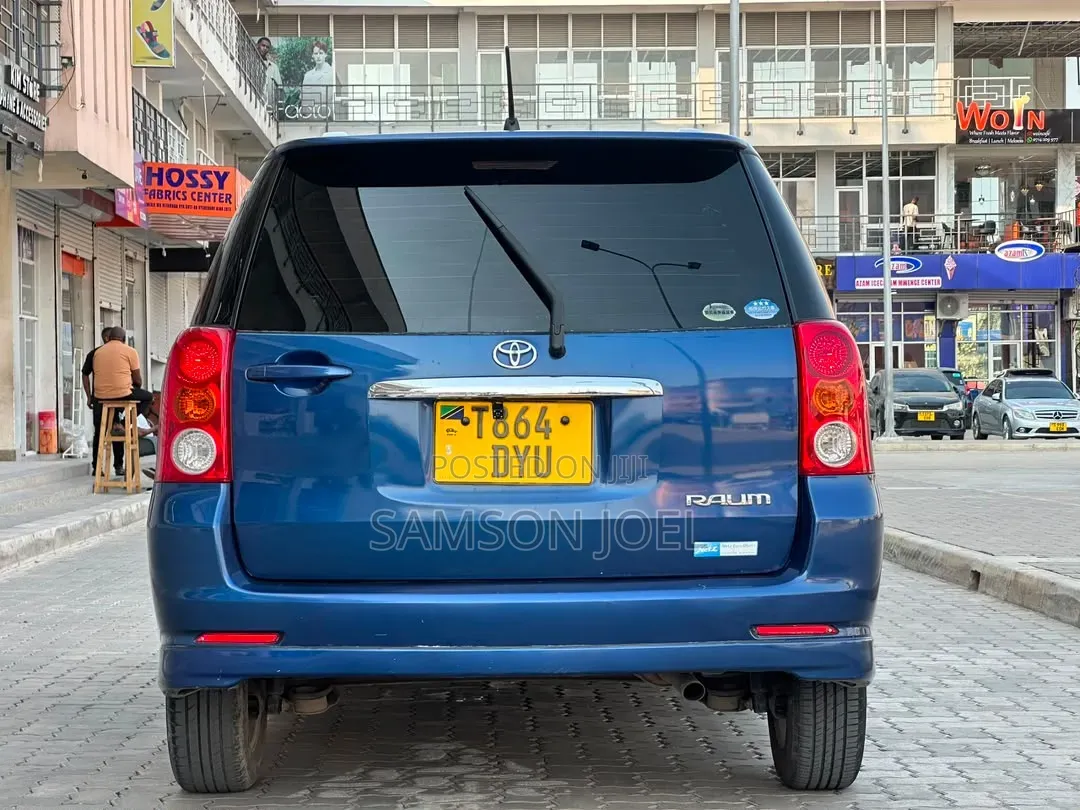 Toyota Raum 2004 Blue