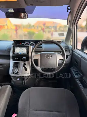 Toyota Noah 2009 Silver