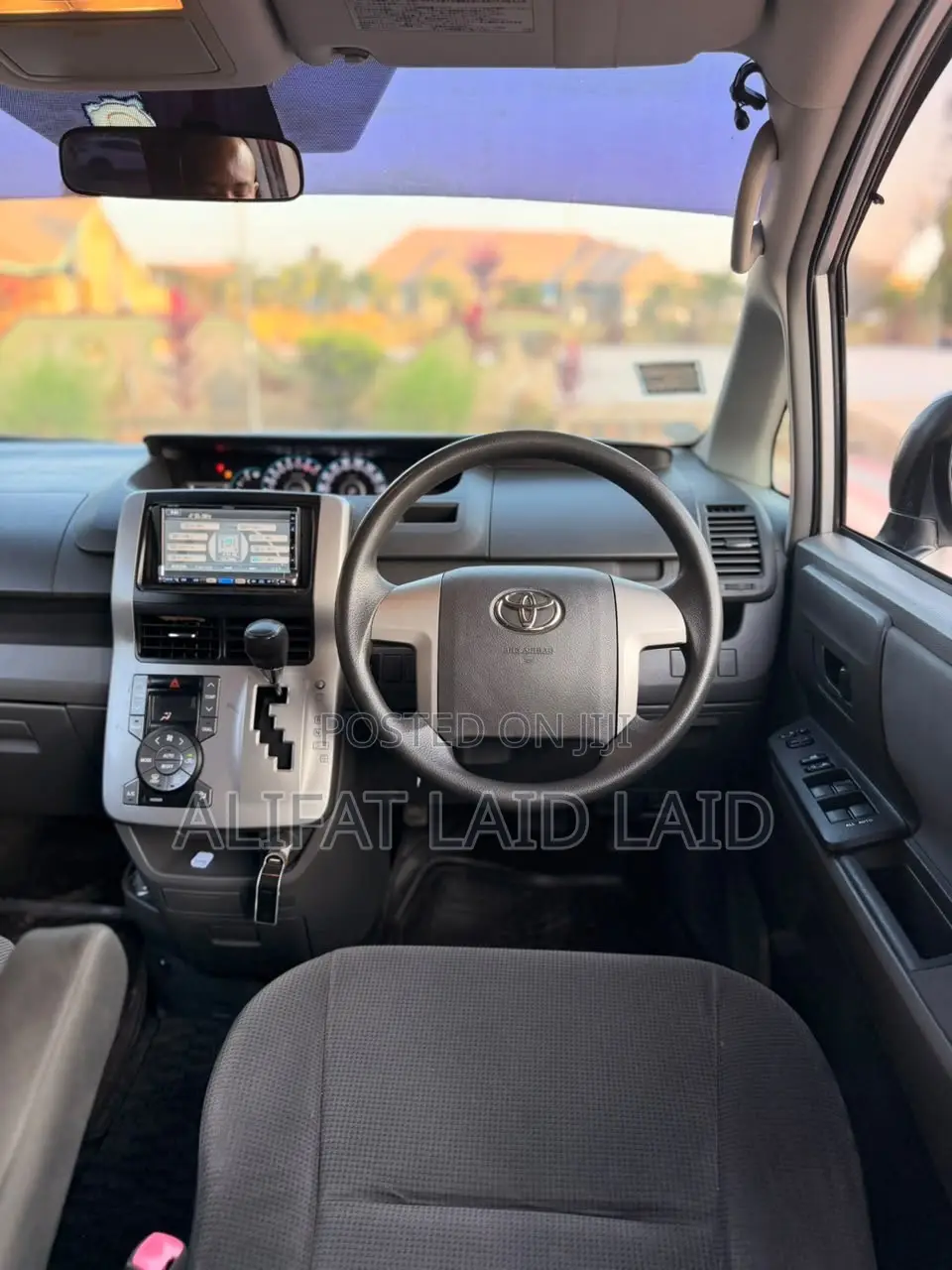 Toyota Noah 2009 Silver