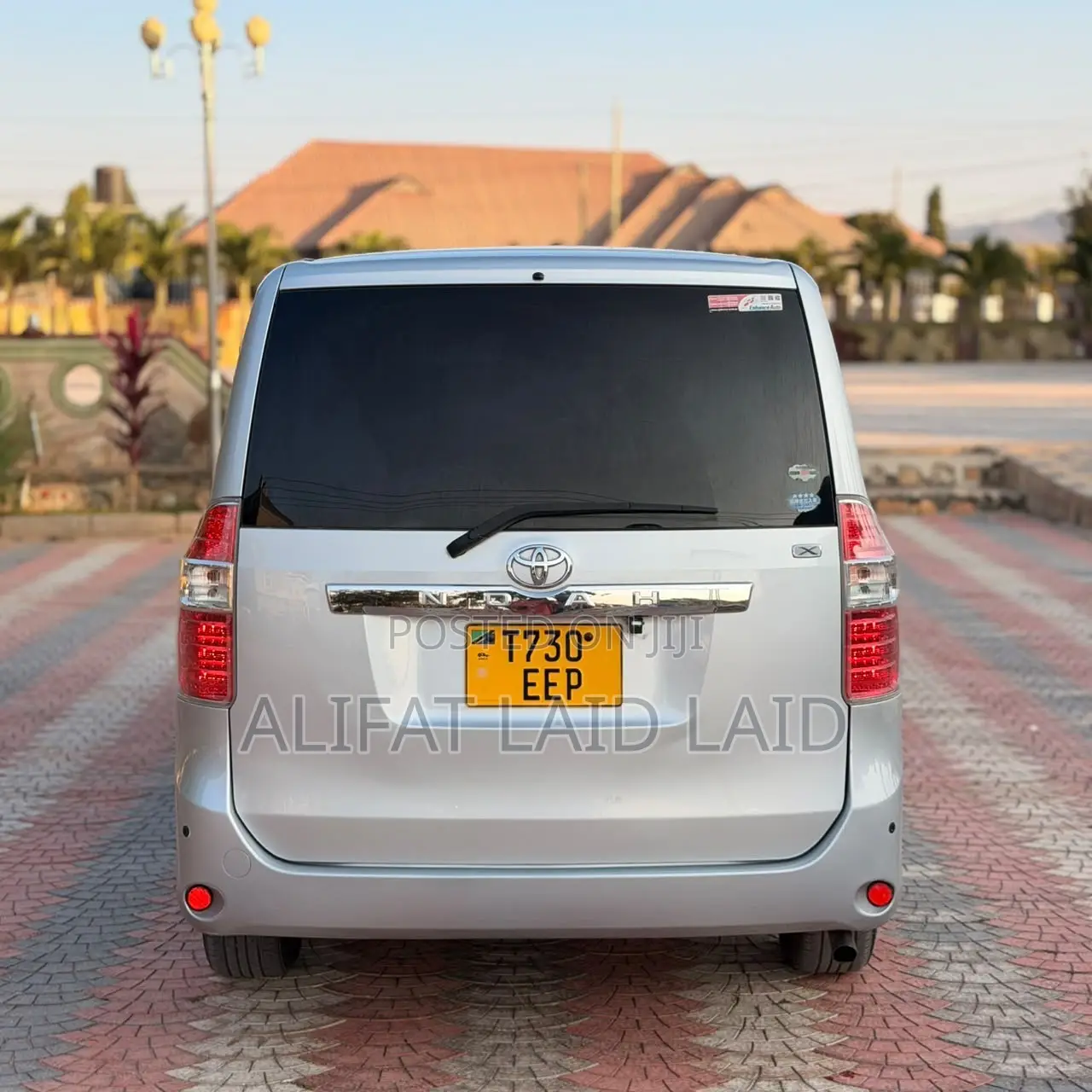 Toyota Noah 2009 Silver