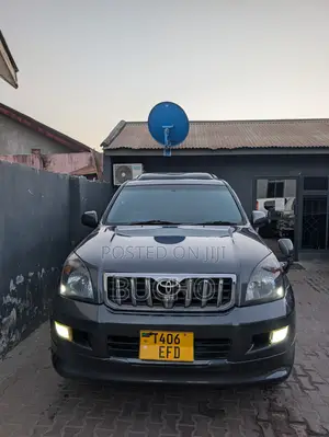 Toyota Land Cruiser Prado 2005 Gray
