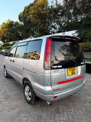 Toyota Noah 2001 Silver