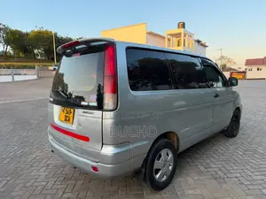 Toyota Noah 2001 Silver