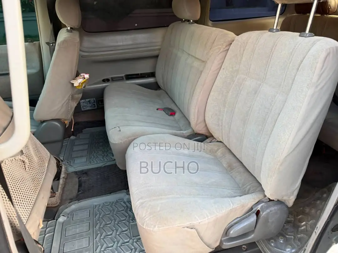 Toyota Noah 2001 Silver