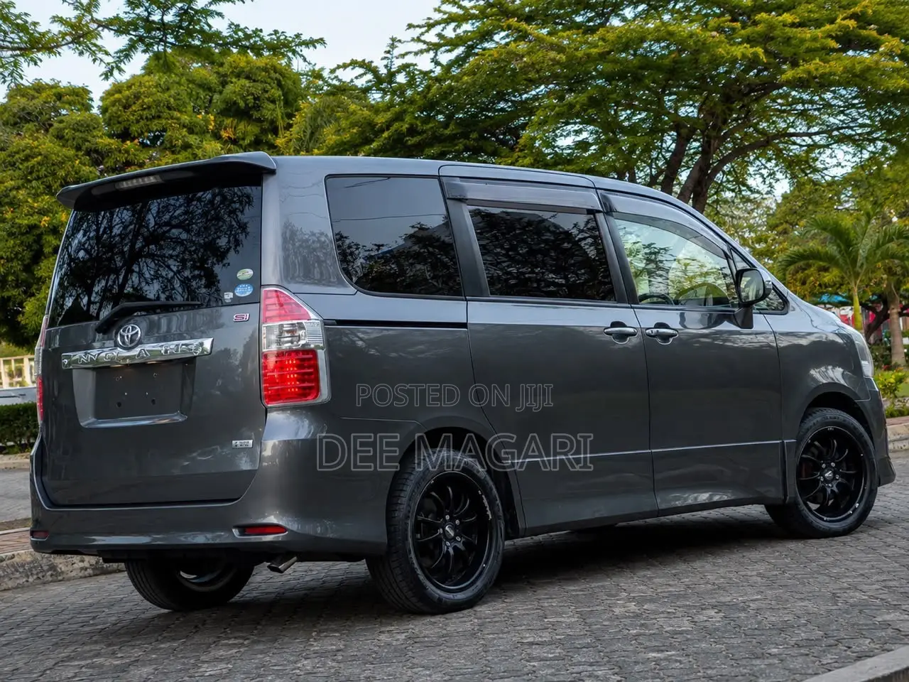 Toyota Noah 2008 Gray