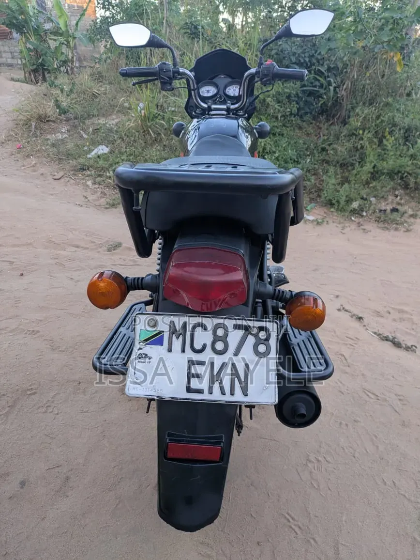 TVS HLX 125 2025 Black