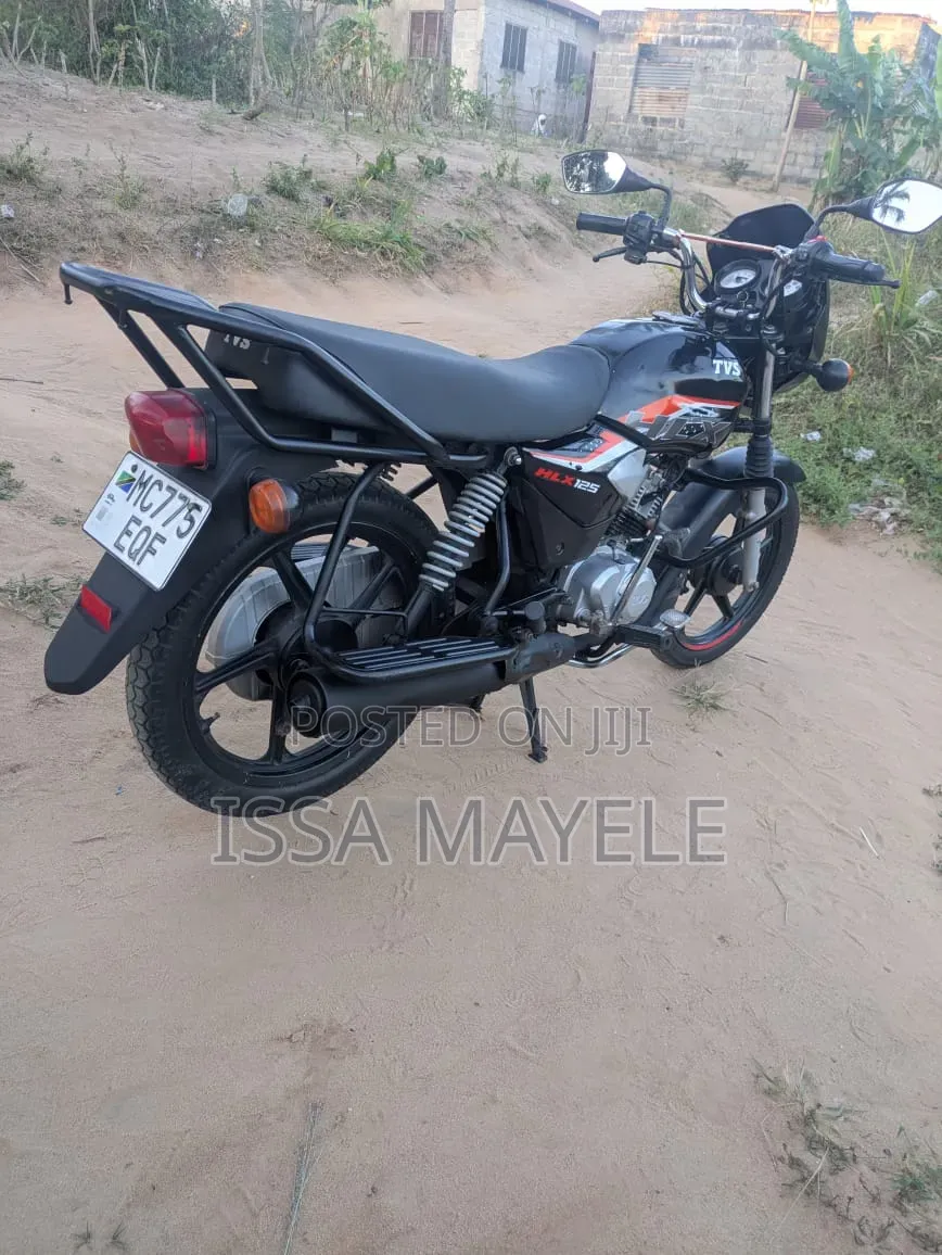 TVS HLX 125 2025 Black