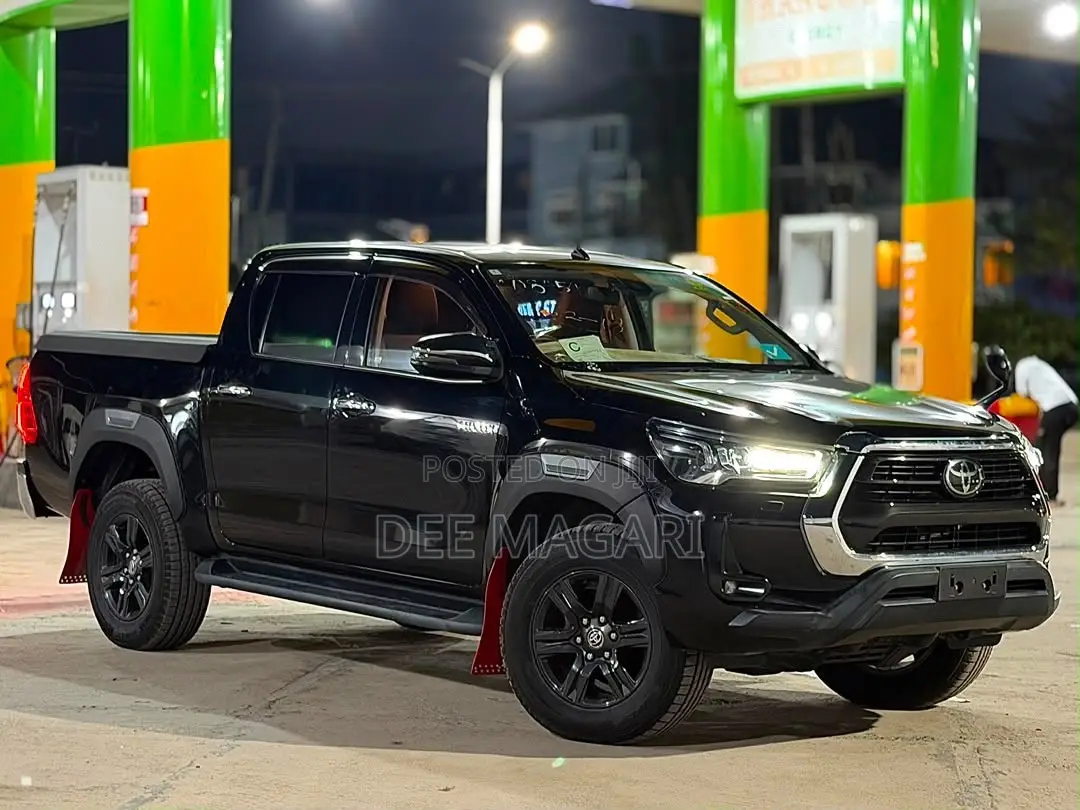 Toyota Hilux 2022 Black