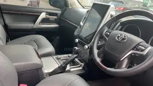 Toyota Land Cruiser 2015 White